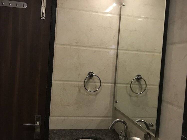 Номер Deluxe, Geeson International New Delhi Railway Station Paharganj