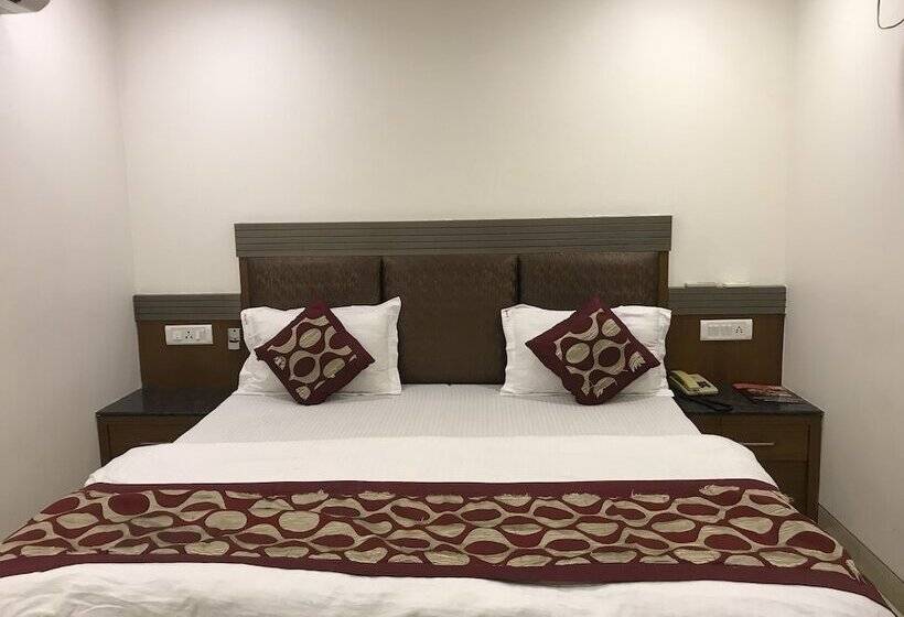 Номер Deluxe, Geeson International New Delhi Railway Station Paharganj