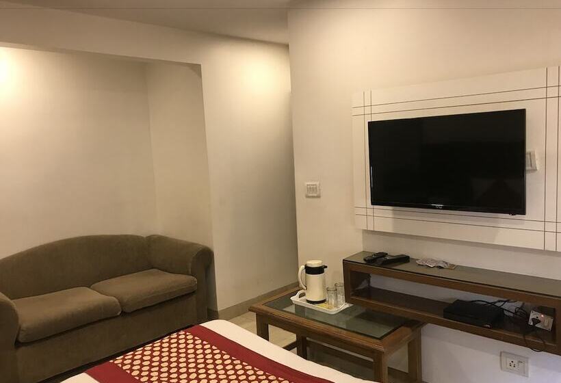 Номер Deluxe, Geeson International New Delhi Railway Station Paharganj