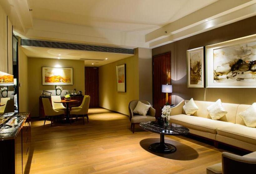 סוויטת סופריור, Forest City Marina