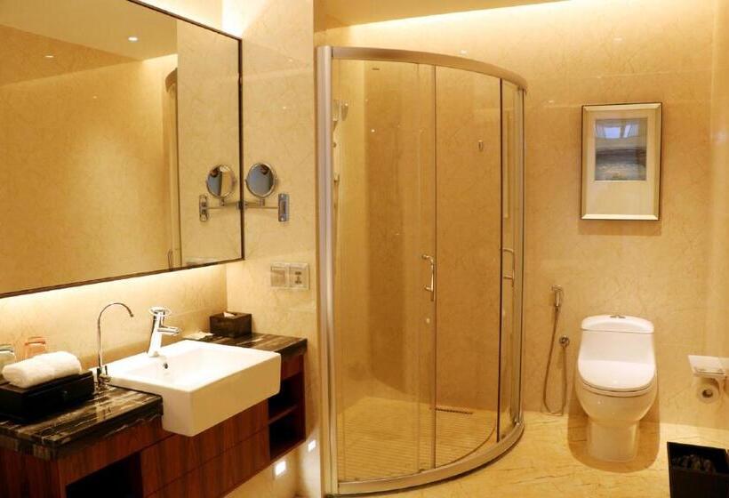 חדר סופריור עם מיטת קינג, Forest City Marina