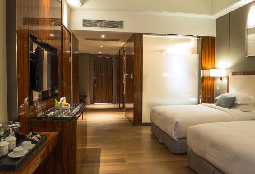 חדר סופריור, Forest City Marina