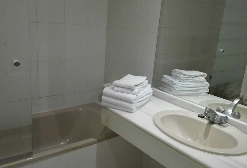 شقة غرفة واحدة, Pueblo Evita Hill