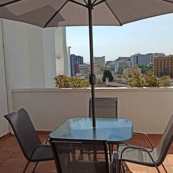 شقة غرفة واحدة, Pueblo Evita Hill