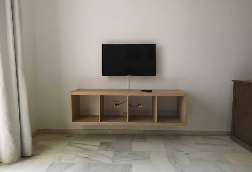 شقة غرفة واحدة, Pueblo Evita Hill