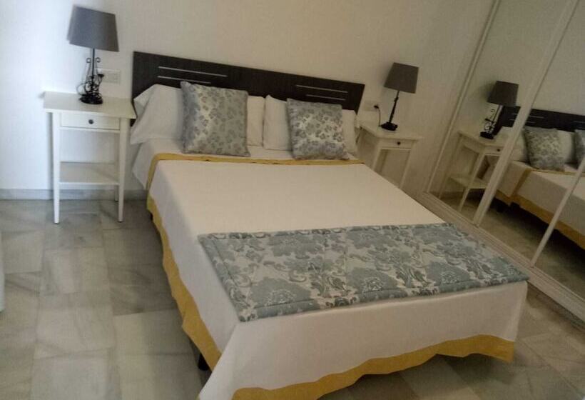 شقة غرفة واحدة, Pueblo Evita Hill