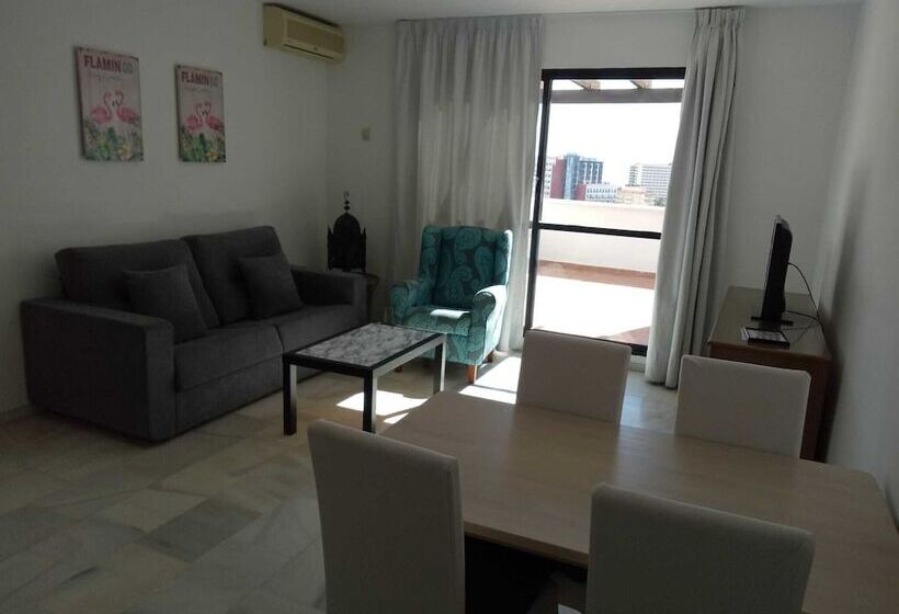 شقة غرفة واحدة, Pueblo Evita Hill