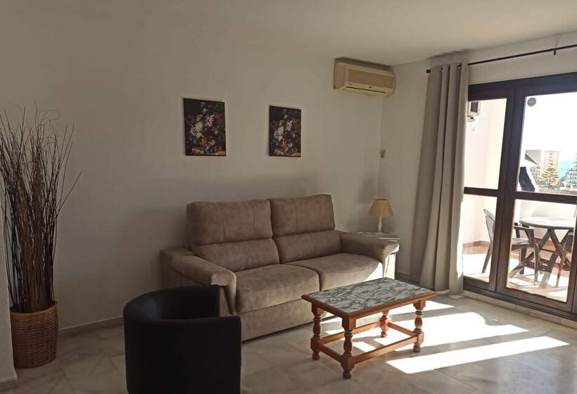 إستوديو قياسى, Pueblo Evita Hill