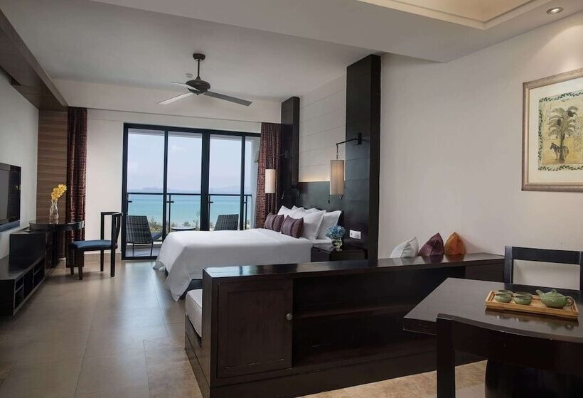 Номер Deluxe Вид на Море, Ramada Plaza By Wyndham Sanya Bay