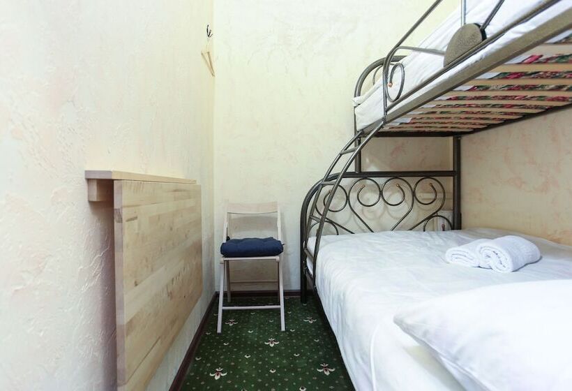 חדר אקונומי, Winterfell On Taganskaya Square