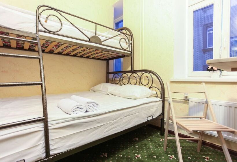 חדר סופריור לשלושה, Winterfell On Taganskaya Square