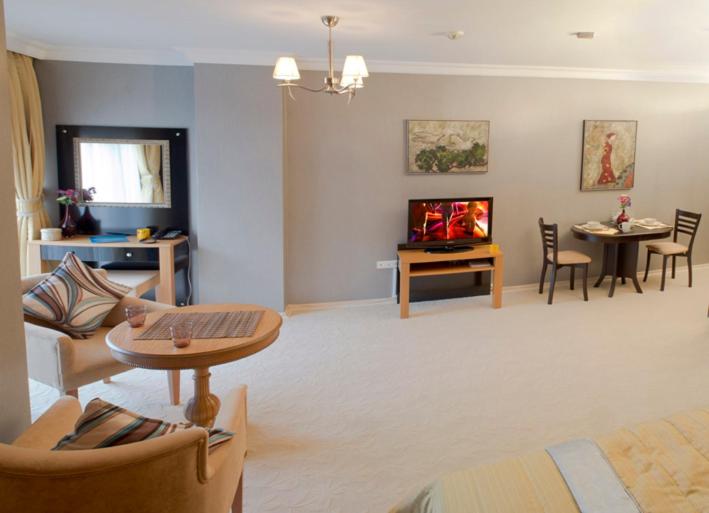 استودیوی استاندارد, The Bosphorus House