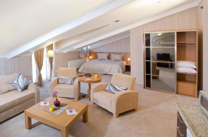 سوئیت پریمیوم, The Bosphorus House