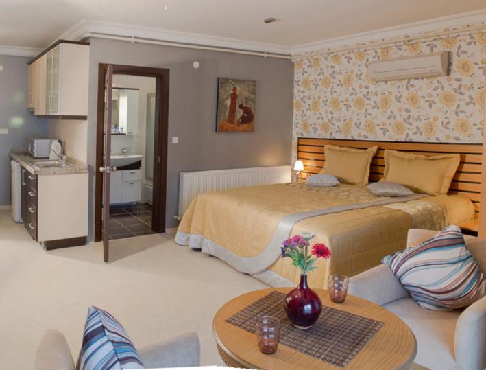 استودیوی پریمیوم, The Bosphorus House