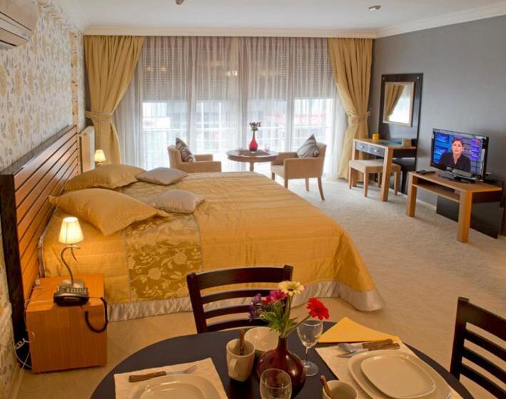 استودیوی لوکس, The Bosphorus House