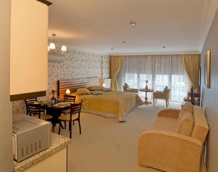 استودیوی لوکس, The Bosphorus House