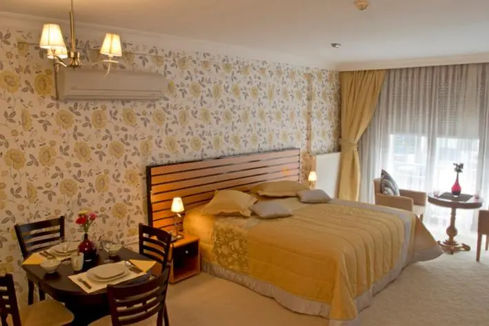 デラックススタジオ, The Bosphorus House