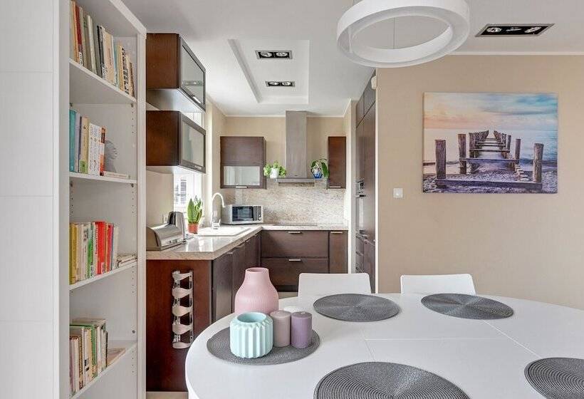 Апартаменты Comfort 2 Спальни, Dom & House   Apartments Parkur
