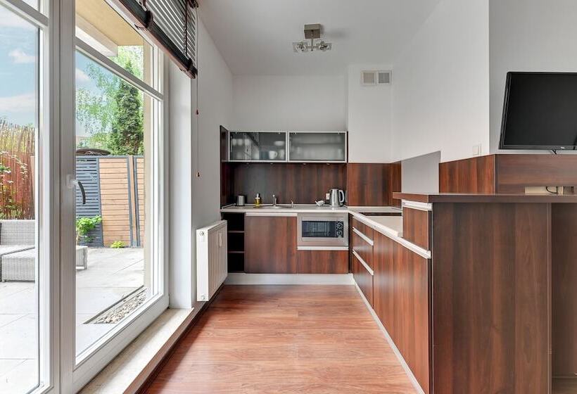 شقة غرفة نوم واحدة مزودة بشُرفة, Dom & House   Apartments Parkur