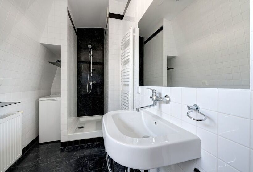 Апартаменты Внутренние 1 Спальня, Dom & House   Apartments Parkur