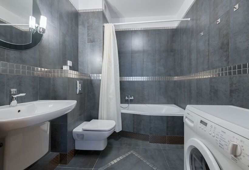 Апартаменты Классик 1 Спальня, Dom & House   Apartments Parkur