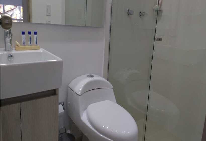 Номер Стандарт, Laureles Plaza