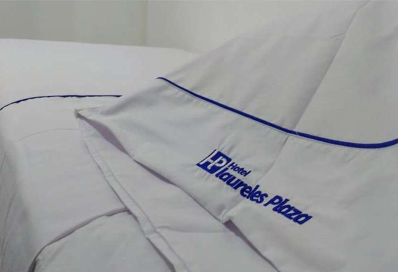 Номер Стандарт, Laureles Plaza