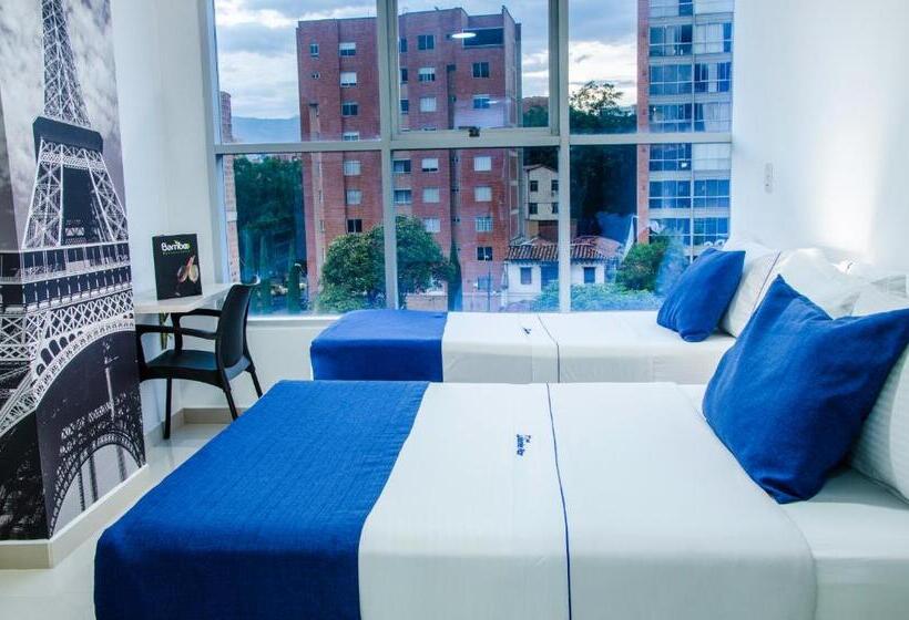 Семейный Номер, Laureles Plaza