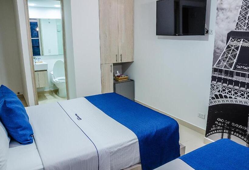 Семейный Номер, Laureles Plaza