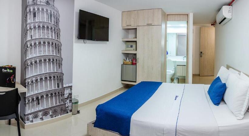 Номер Deluxe, Laureles Plaza