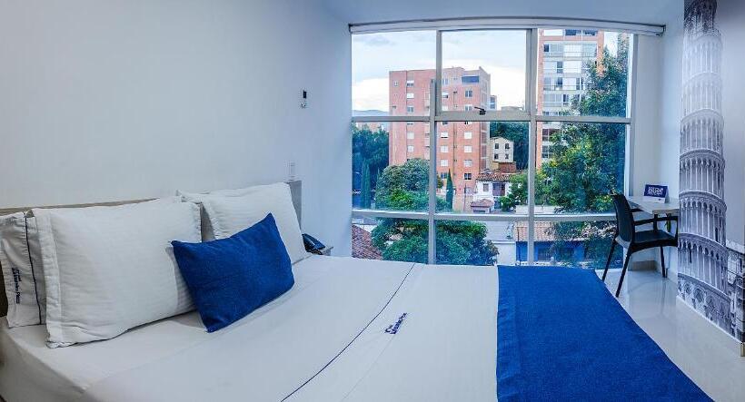 Номер Deluxe, Laureles Plaza