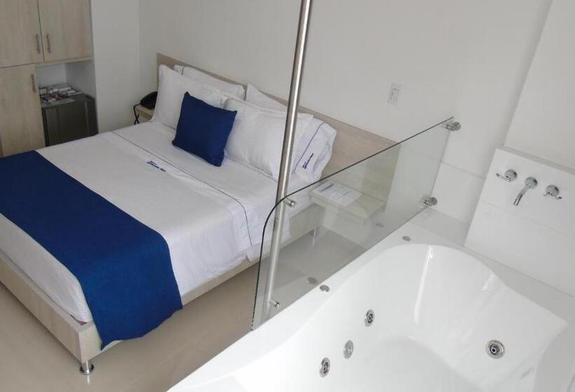 Люкс с гидромассажем, Laureles Plaza