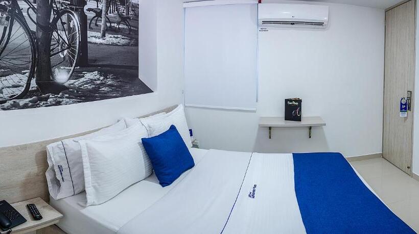 Номер Стандарт, Laureles Plaza