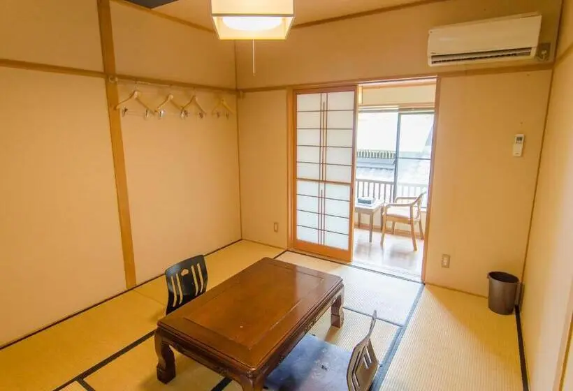 اتاق استاندارد با سرویس بهداشتی مشترک, Ryokan Fukinoya