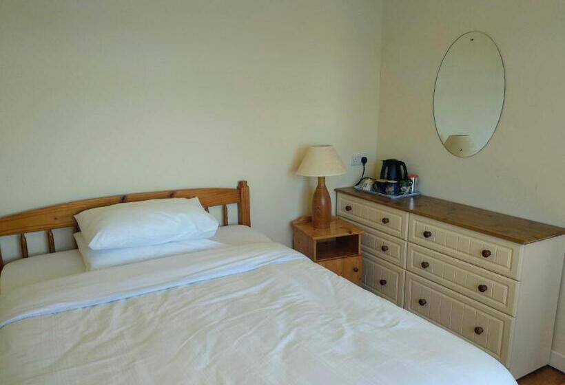 Standard Triple Room, Seafield Farmhouse