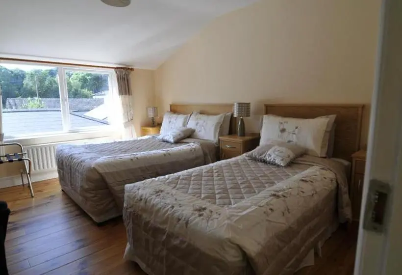 اتاق لوکس خانوادگی, Carrowntober House B & B