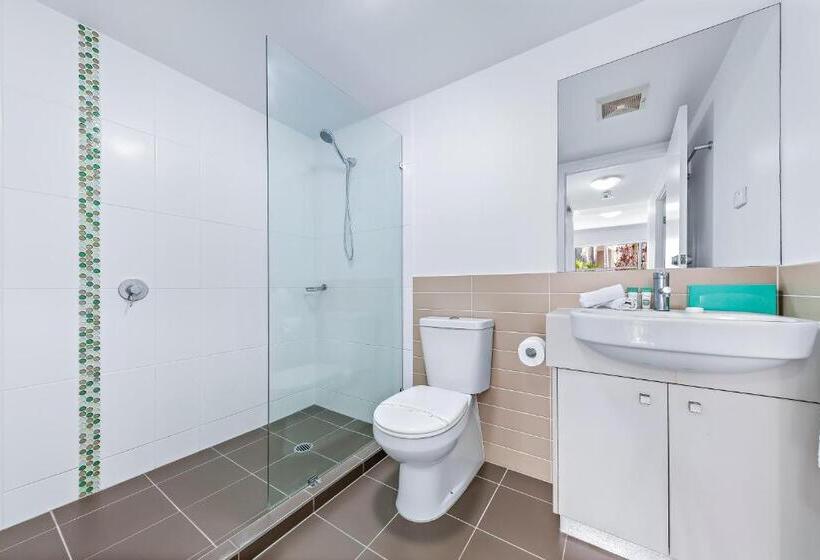 شقة غرفة واحدة, Airlie Summit Apartments