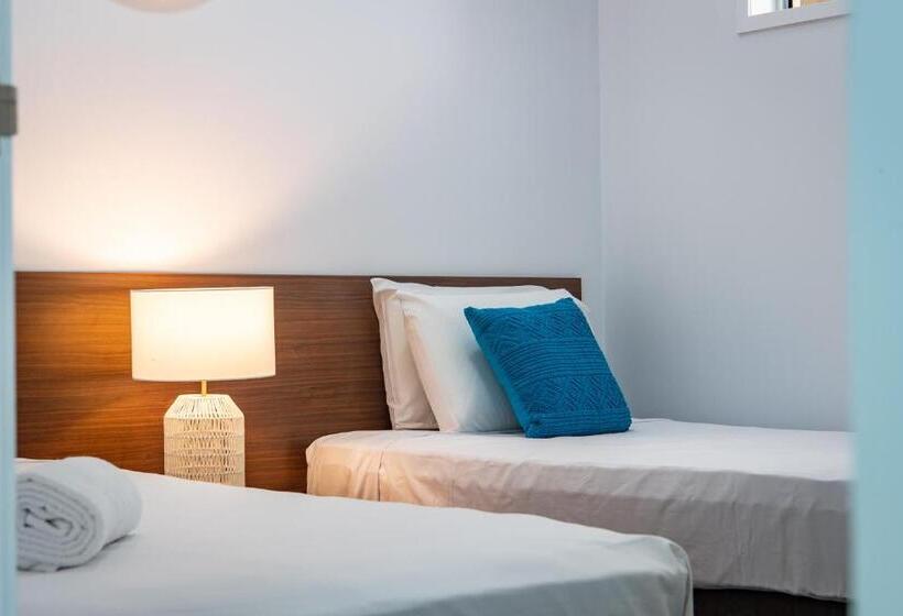 شقة غرفة واحدة, Airlie Summit Apartments