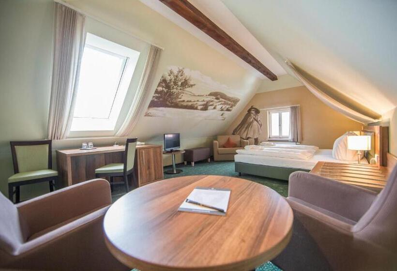 디럭스 트리플 룸, Saxenhof