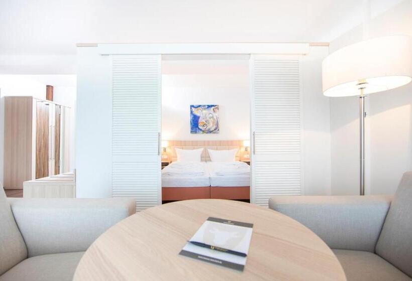 디럭스 트리플 룸, Saxenhof