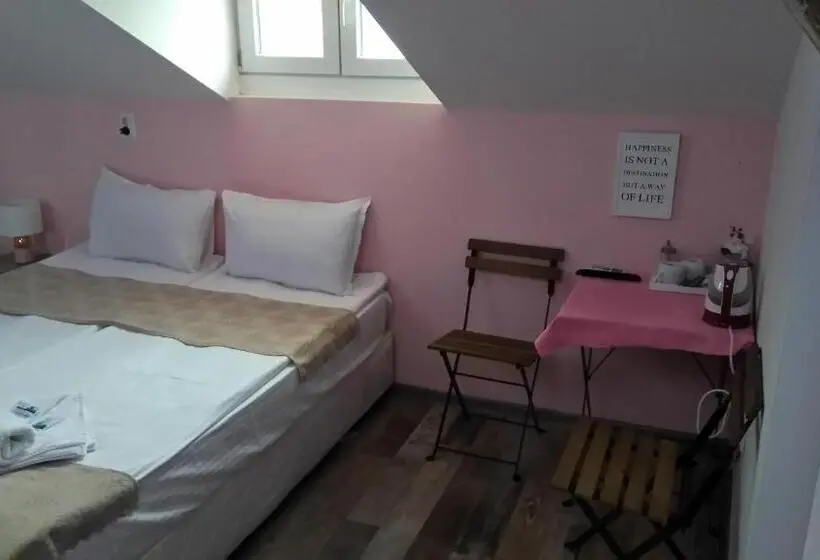اتاق استاندارد با سرویس بهداشتی مشترک, Guest Rooms Filipopol