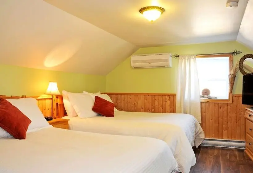 Standard Room, La Galouine Auberge & Restaurant