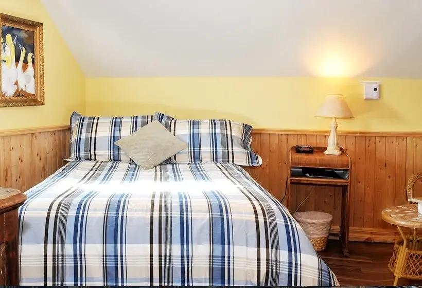 Standard Room, La Galouine Auberge & Restaurant