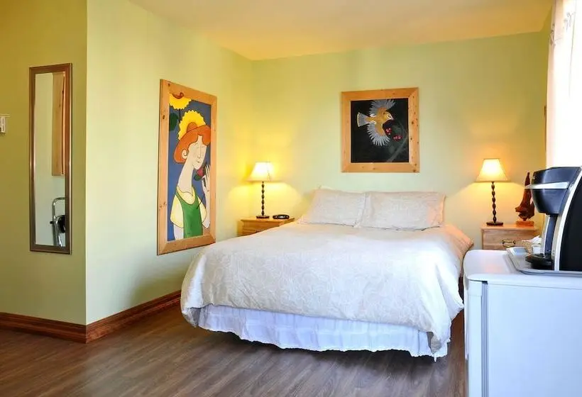 Standard Room, La Galouine Auberge & Restaurant