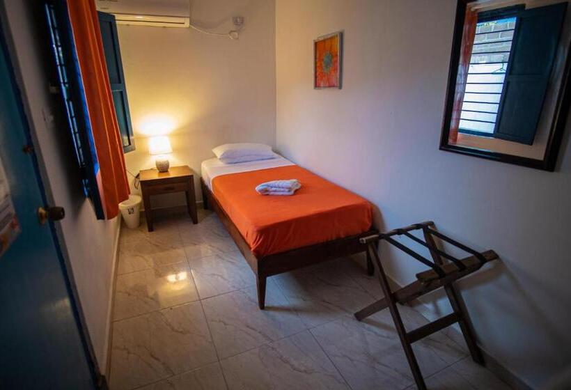 Номер Стандарт Индивидуальный Совместная Ванная, Alojamiento San Martín