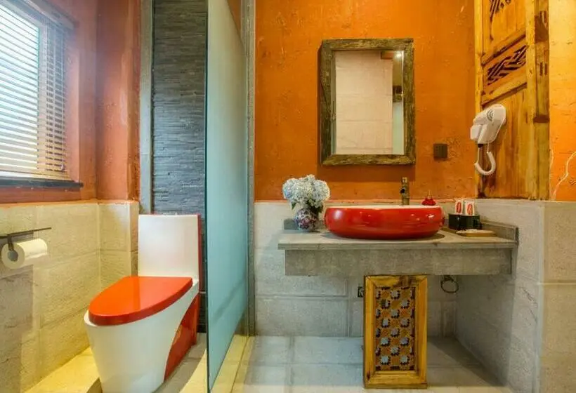 キングサイズベッドのデラックスルーム, Old Story Inn Lijiang Old Town