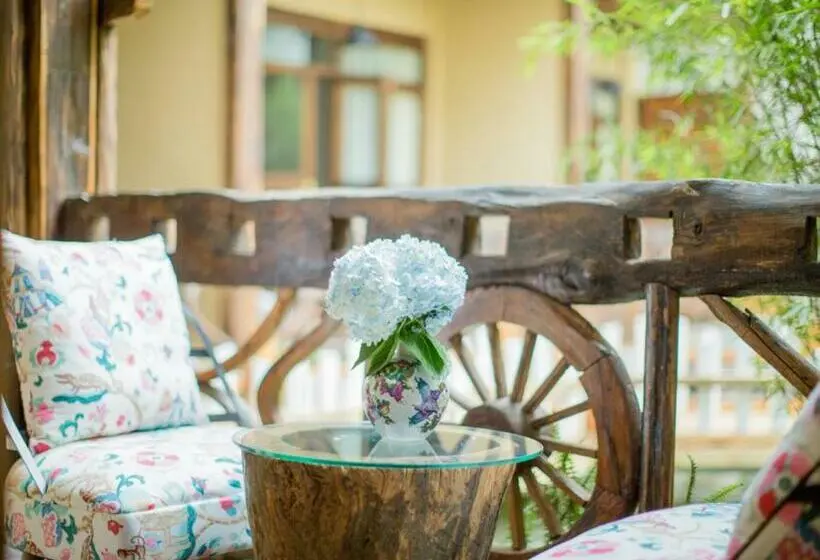 キングサイズベッドのデラックスルーム, Old Story Inn Lijiang Old Town