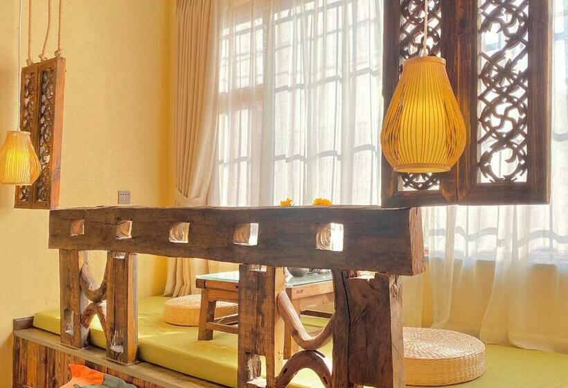 스탠다드 룸 킹사이즈 침대, Old Story Inn Lijiang Old Town