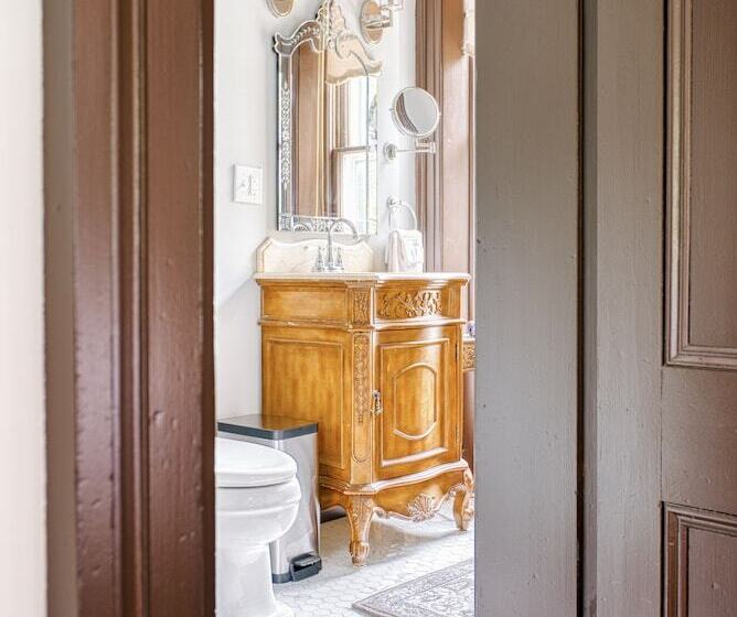 Люкс, Galena Inn Formerly Victorian Mansion