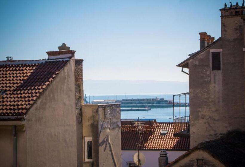 Quarto Deluxe Vista Mar, Laura Lux Suites